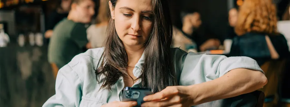 Hipster Young Woman Reading Text Message On Mobile 2023 11 27 05 27 15 Utc